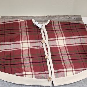 Plaid Button-Down Tree Skirt